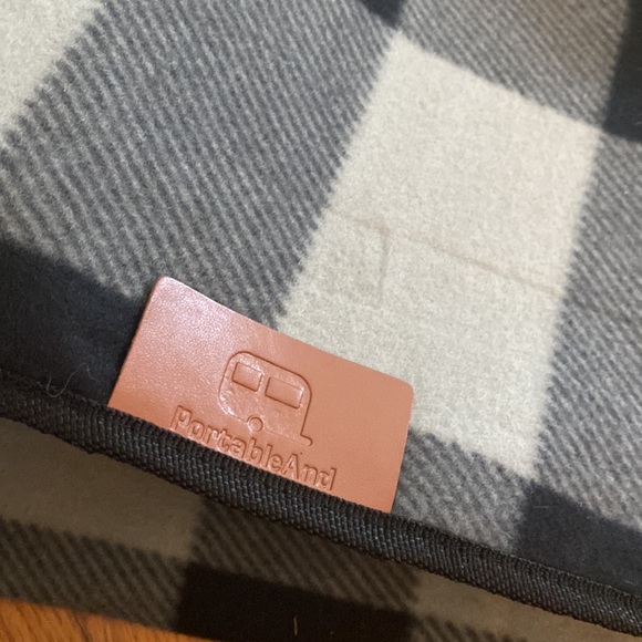 Roll up picnic blanket white and black plaid - Picture 2 of 5